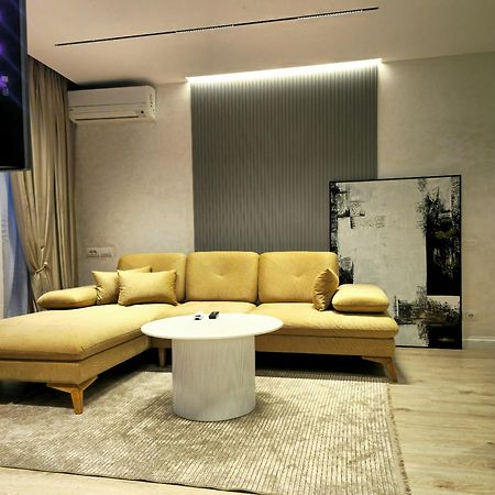 Center Apartment Easy_Luxury Tiranë Ngoại thất bức ảnh