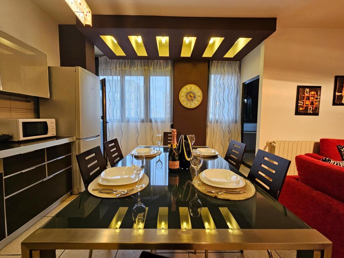 Center Apartment Easy_Luxury Tiranë Ngoại thất bức ảnh