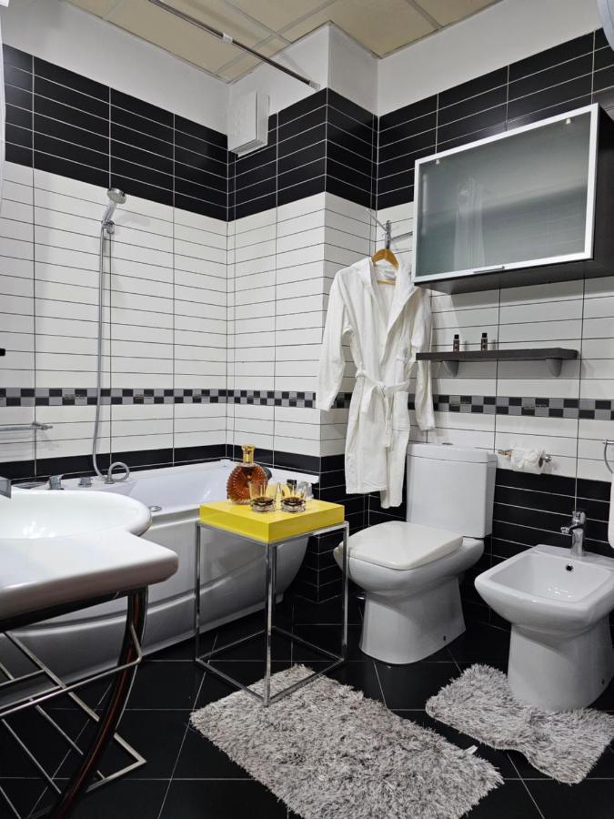 Center Apartment Easy_Luxury Tiranë Ngoại thất bức ảnh