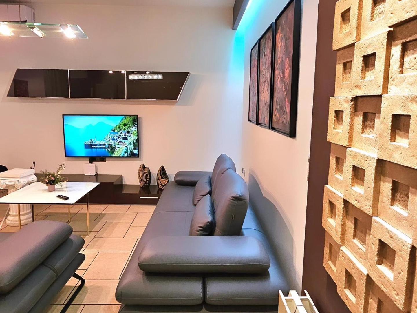 Center Apartment Easy_Luxury Tiranë Ngoại thất bức ảnh