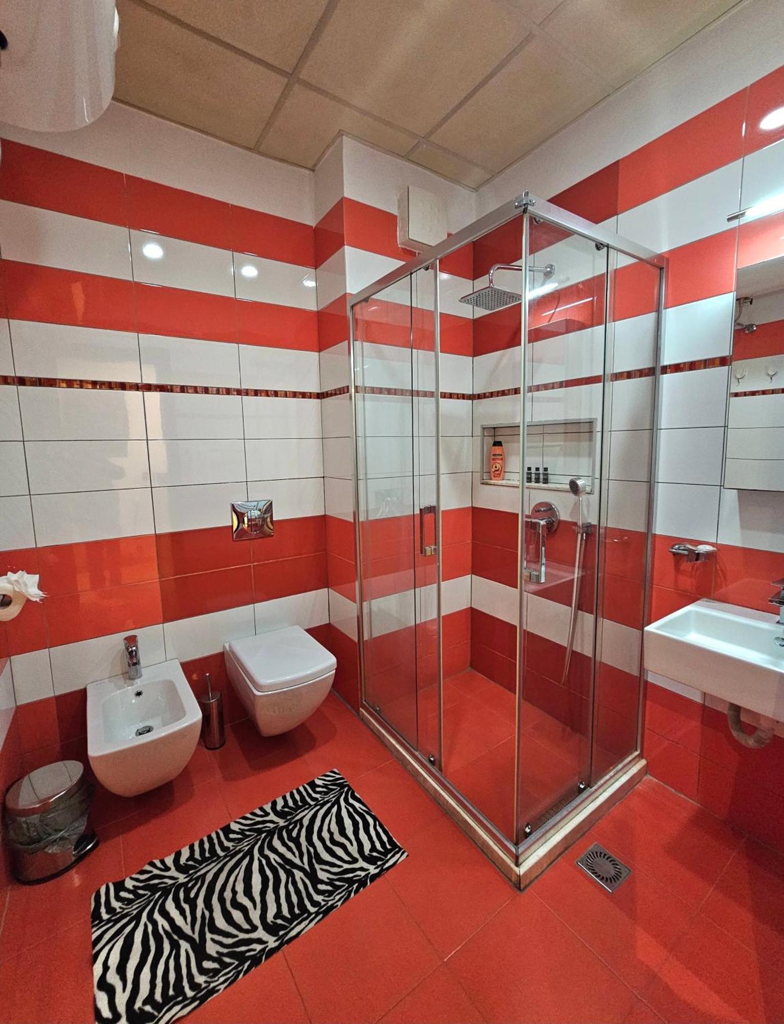 Center Apartment Easy_Luxury Tiranë Ngoại thất bức ảnh