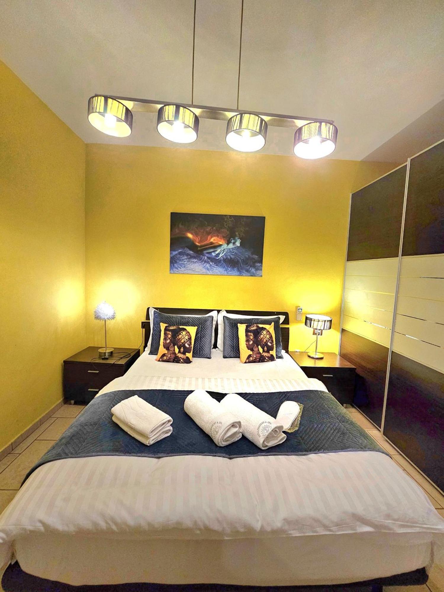 Center Apartment Easy_Luxury Tiranë Ngoại thất bức ảnh