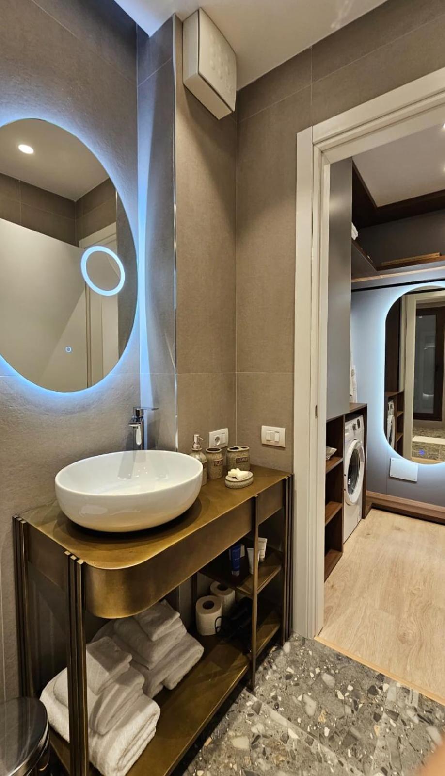 Center Apartment Easy_Luxury Tiranë Ngoại thất bức ảnh
