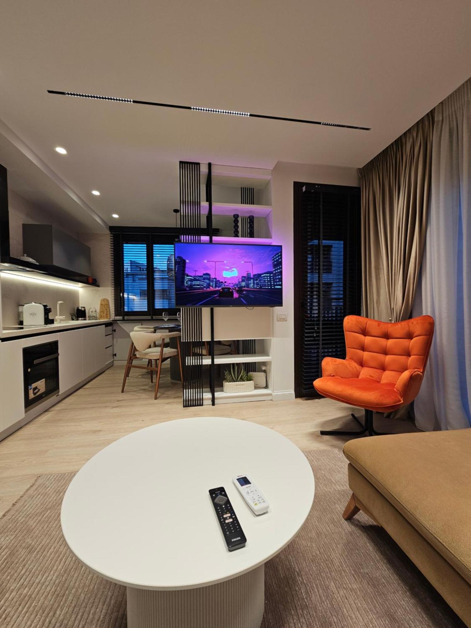 Center Apartment Easy_Luxury Tiranë Ngoại thất bức ảnh