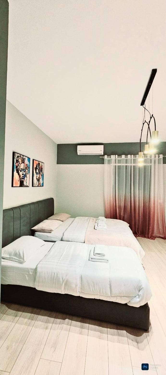 Center Apartment Easy_Luxury Tiranë Ngoại thất bức ảnh