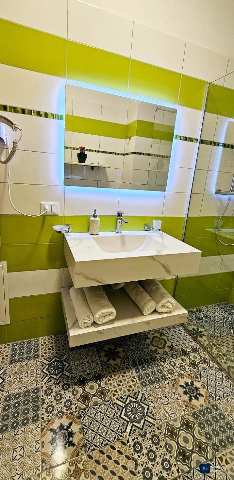 Center Apartment Easy_Luxury Tiranë Ngoại thất bức ảnh